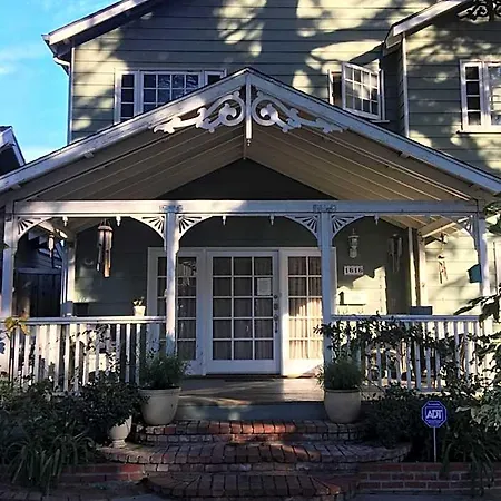 Elaine'S Hollywood Bed & Breakfast-3