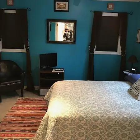 Elaine'S Hollywood Bed & Breakfast-3